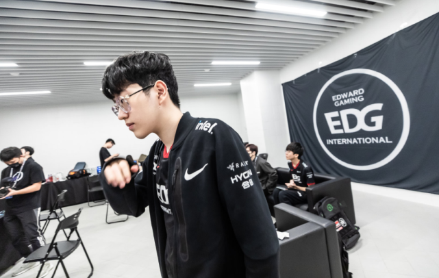 而是体系与 而是体系与